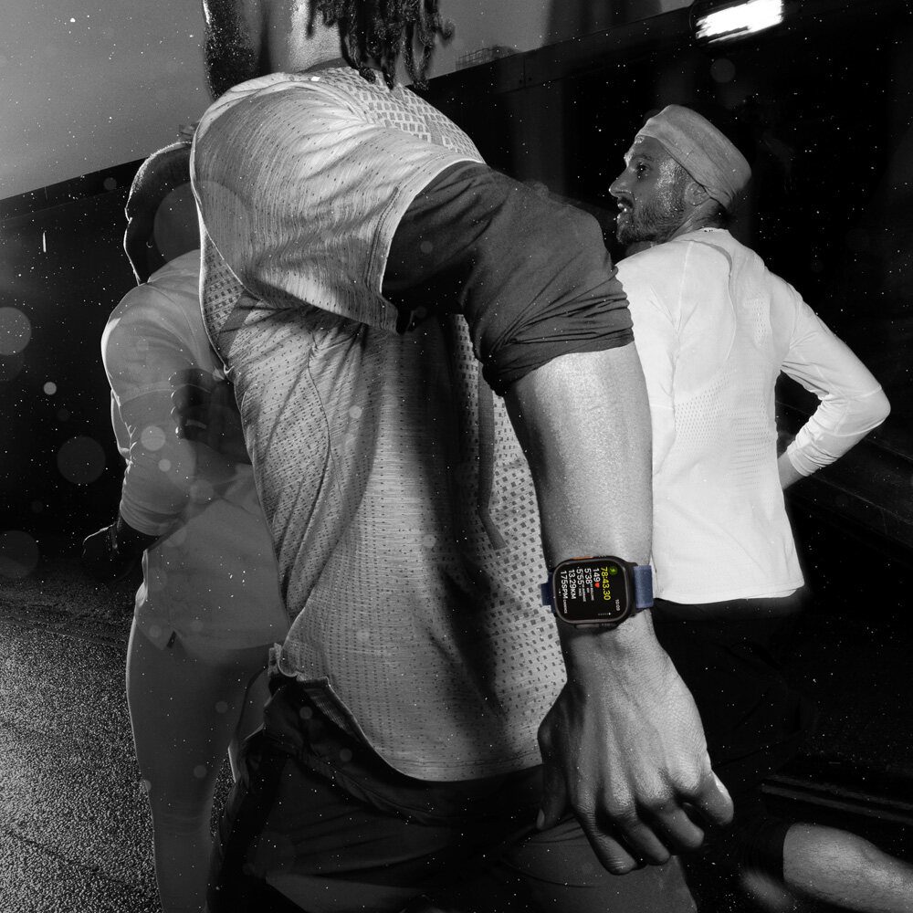 Watch Ultra 2 GPS + Cellular with Titanium Case and Ocean Band - 49mm - Image 8