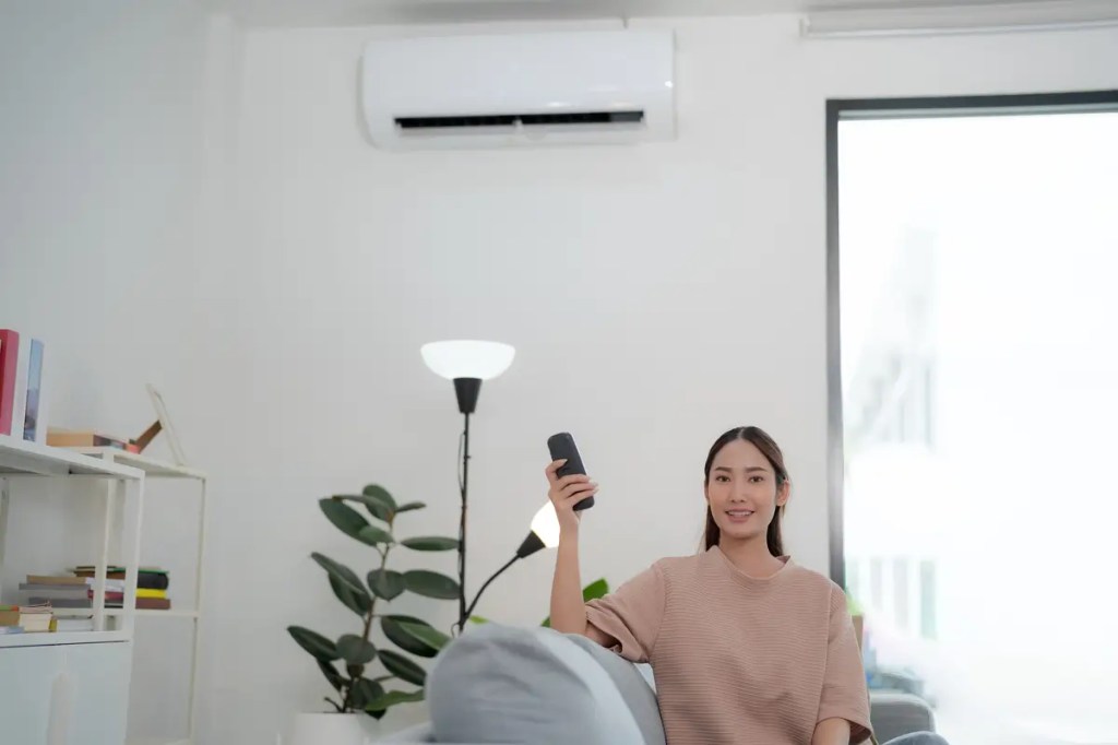 Samsung WindFree Deluxe Review Malaysia. A guide to smart, aesthetic air conditioners and no-wind condo cooling upgrades.